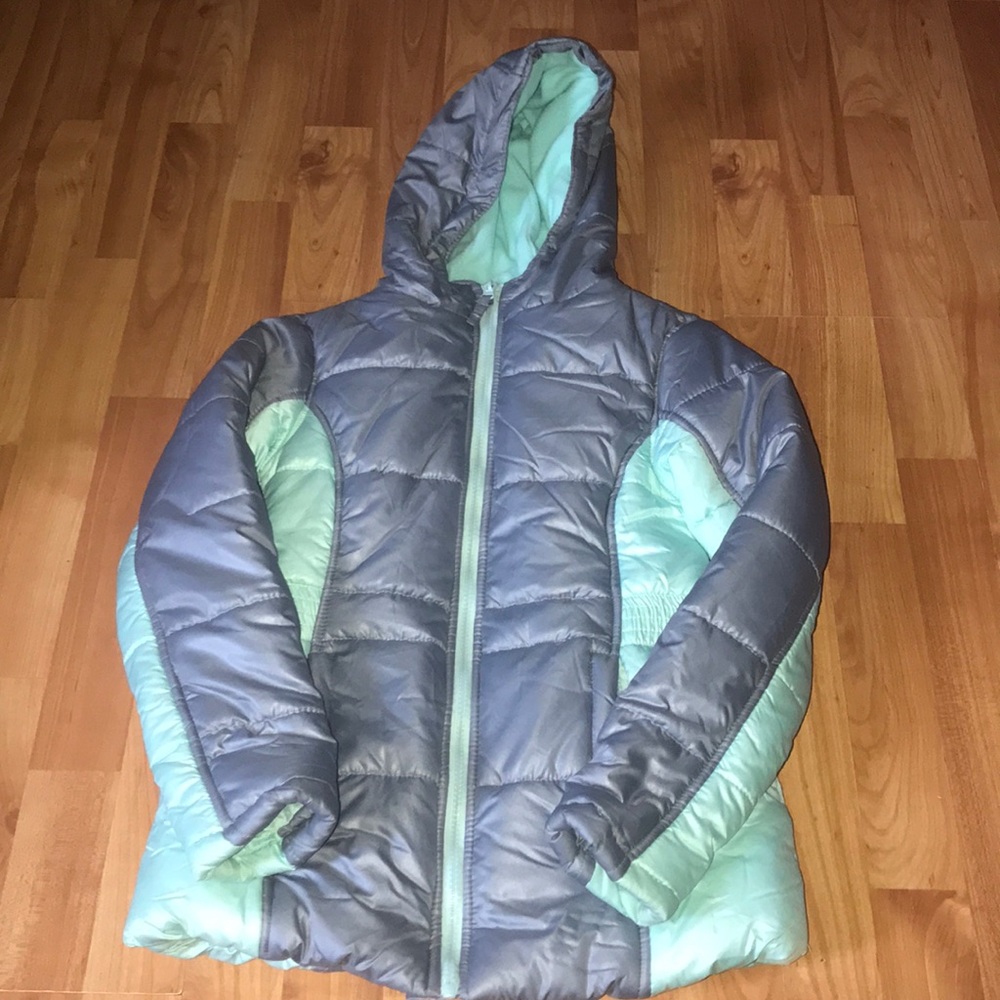 Simply styled puffer jacket 👗